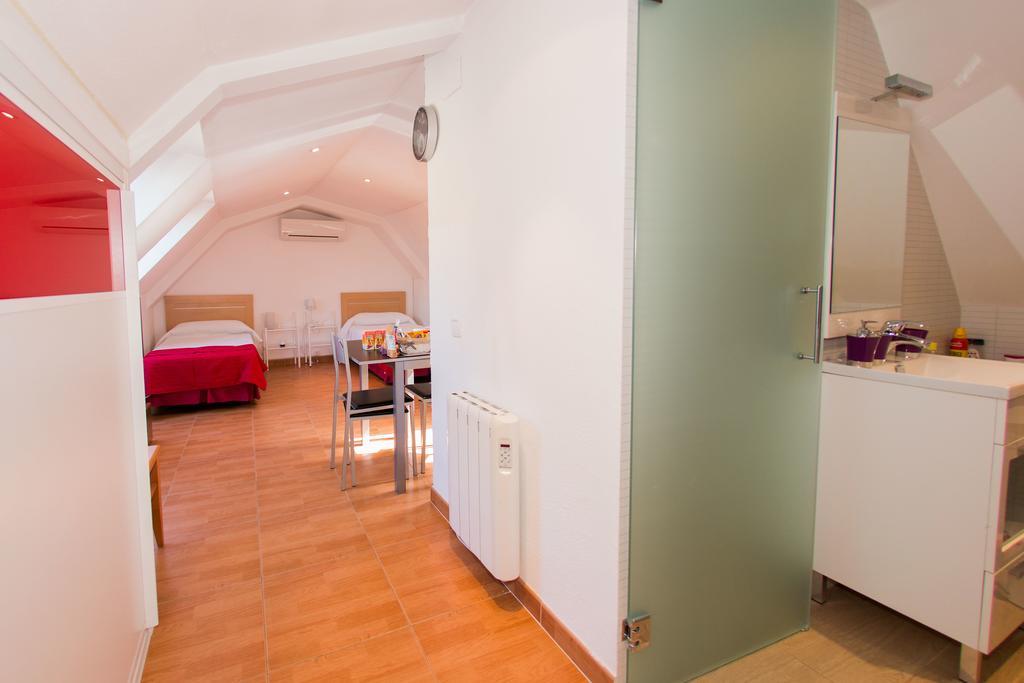 Apartamentos Madrid Centro Exterior foto