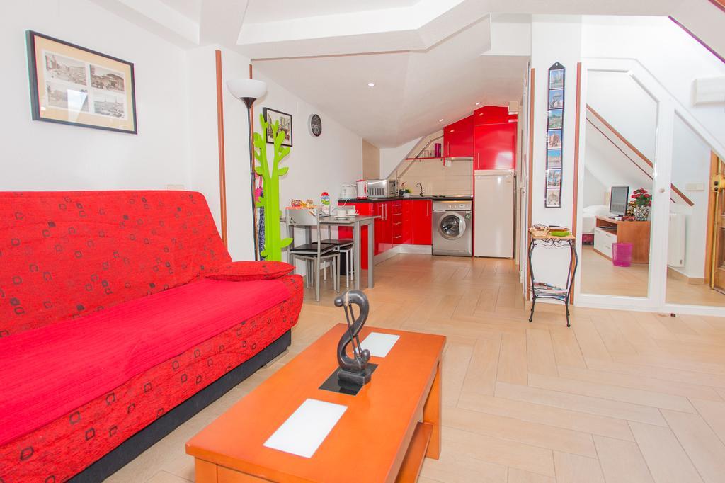 Apartamentos Madrid Centro Exterior foto