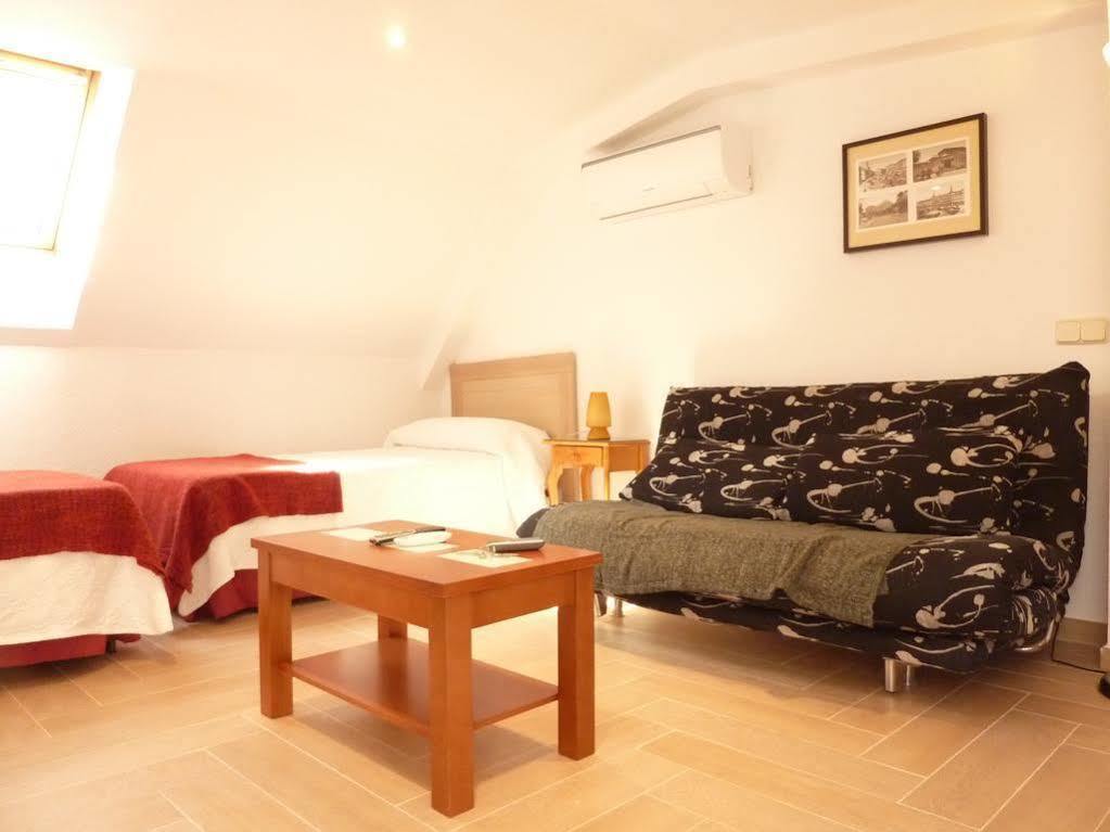 Apartamentos Madrid Centro Exterior foto